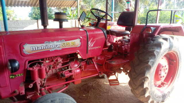 2013 model makindra 575   oil break price 4,00000 h/p:7639093841 mannargudi