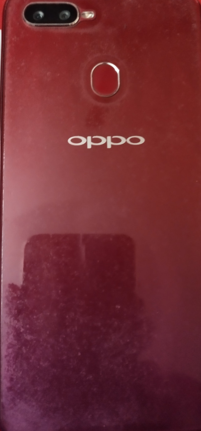 OPPO F9 