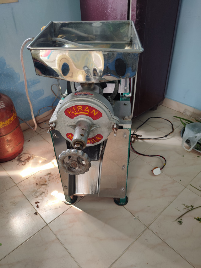 Batter grinder pulverizer machine