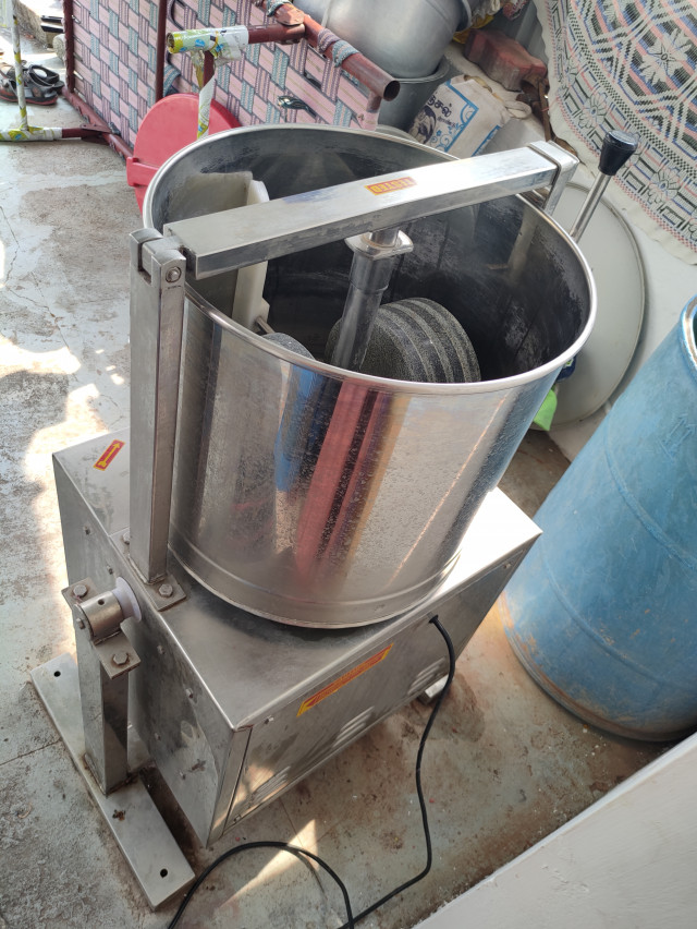 Batter grinder pulverizer machine