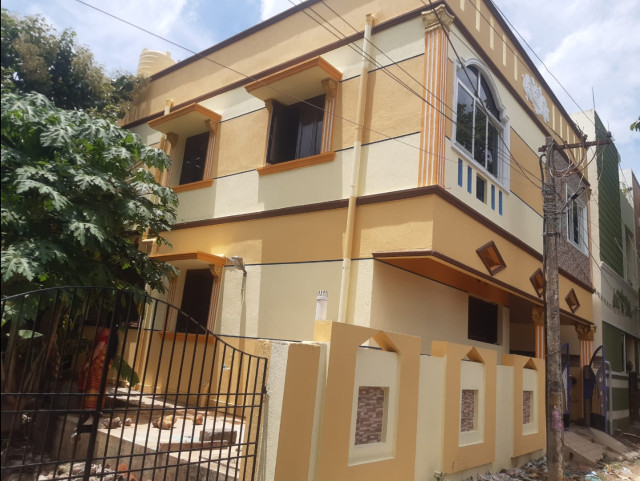 Independent Dublex house with land for sale near kunrathur, located at kunrathur to sriperumputhur main road 
