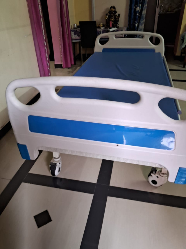 Hydraulic PATIENT BED , NEW